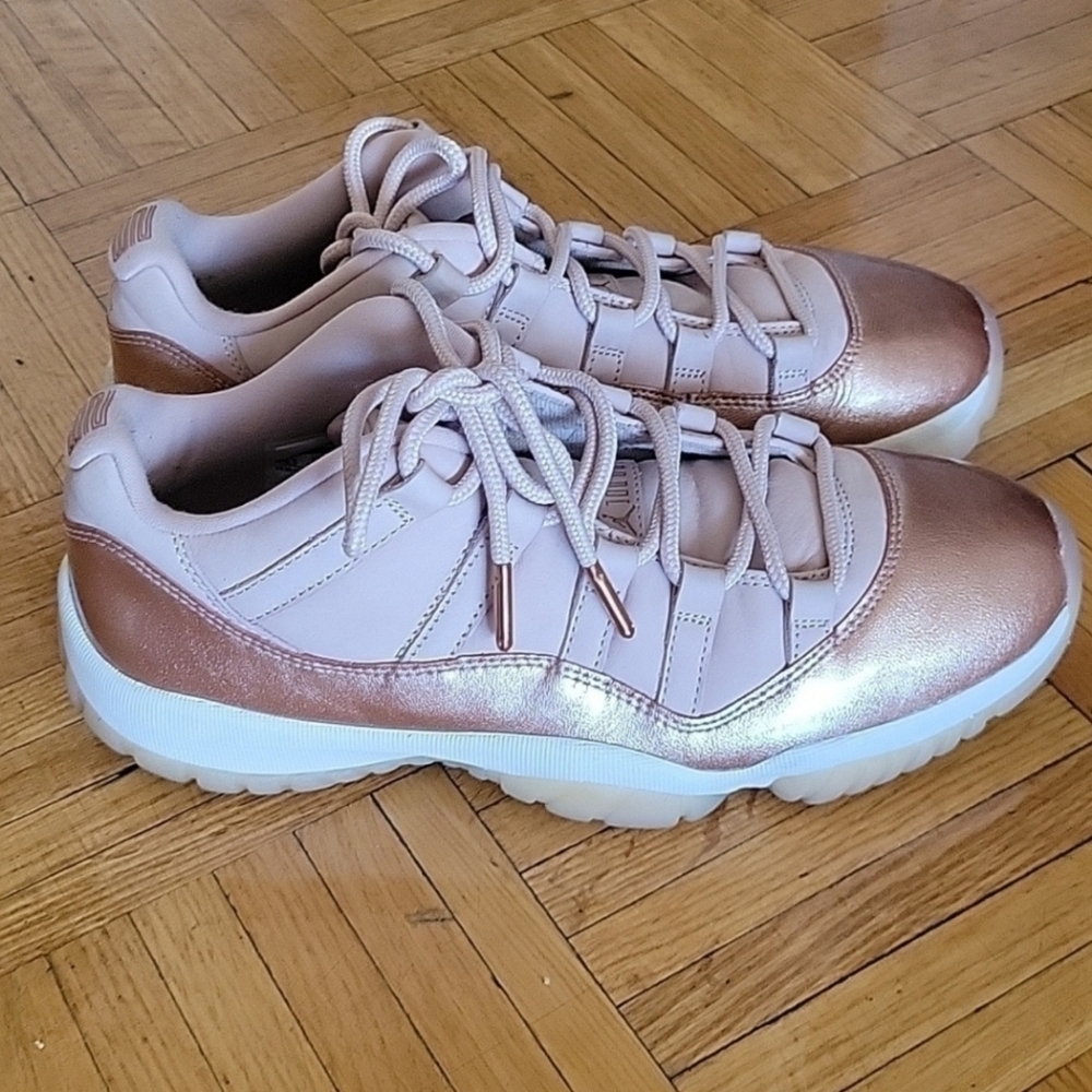 JORDAN 11 Retro Low Rose Gold Women's 9.5 - Picture 3 of 6